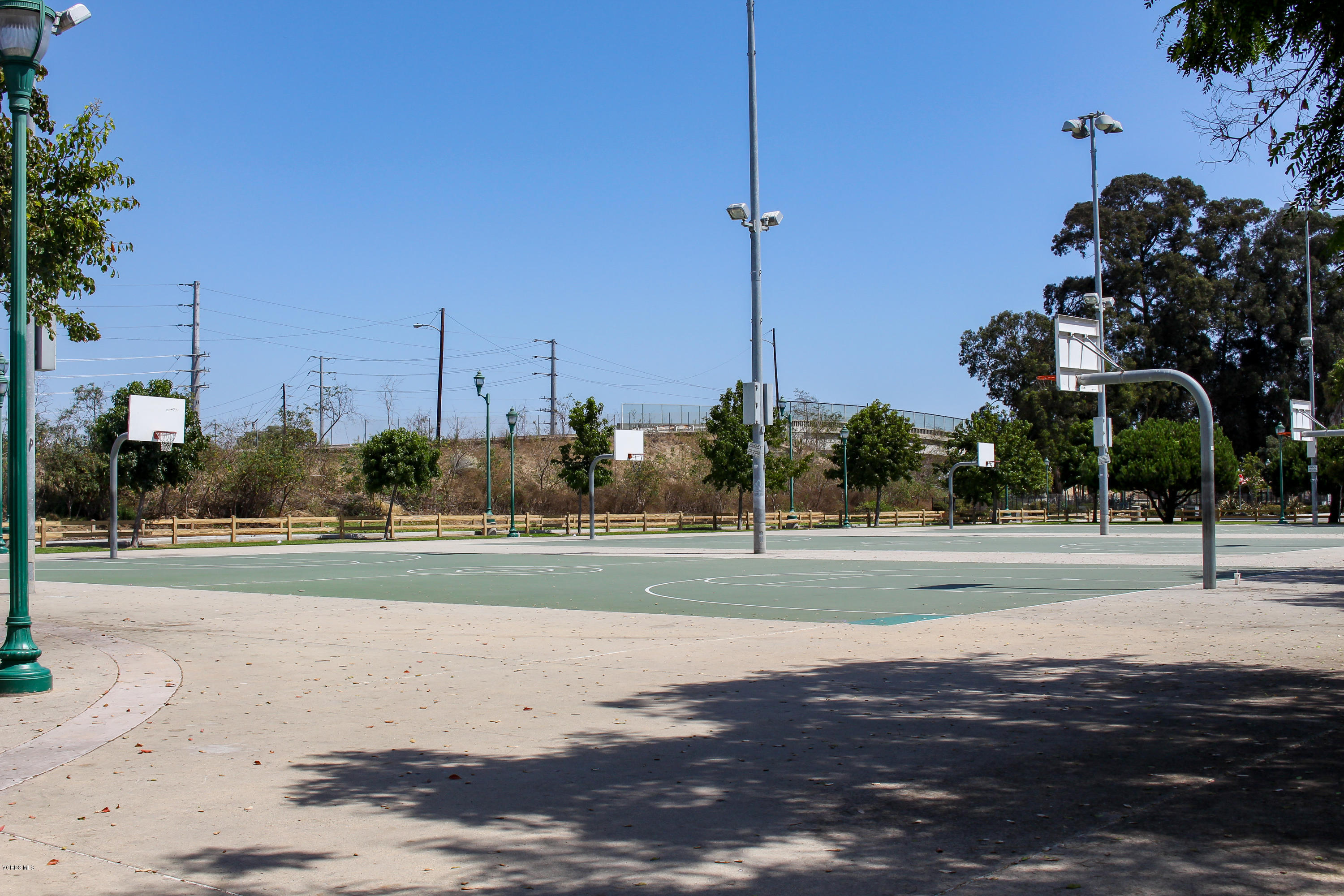 3030 Merced Place Oxnard, CA 93033 - Photo 14 of 15 Park 3