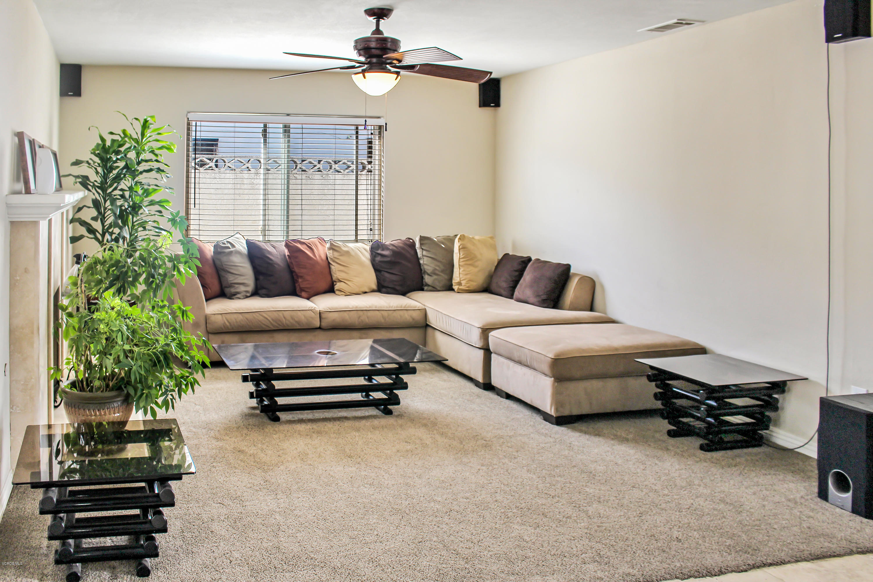 3030 Merced Place Oxnard, CA 93033 - Photo 6 of 15 Living Room 2