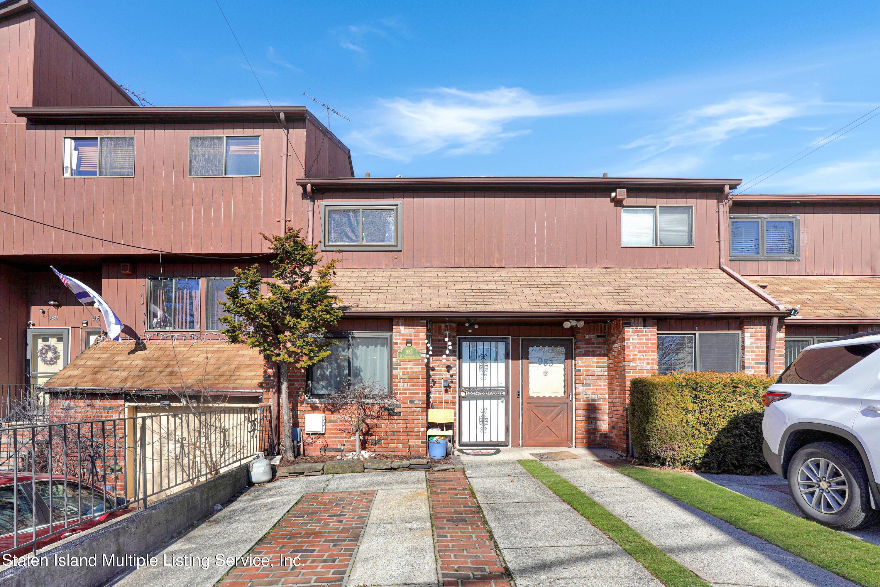 985 West Fingerboard Road Staten Island, NY 10304 - Photo 1 of 33 (1) FRONT