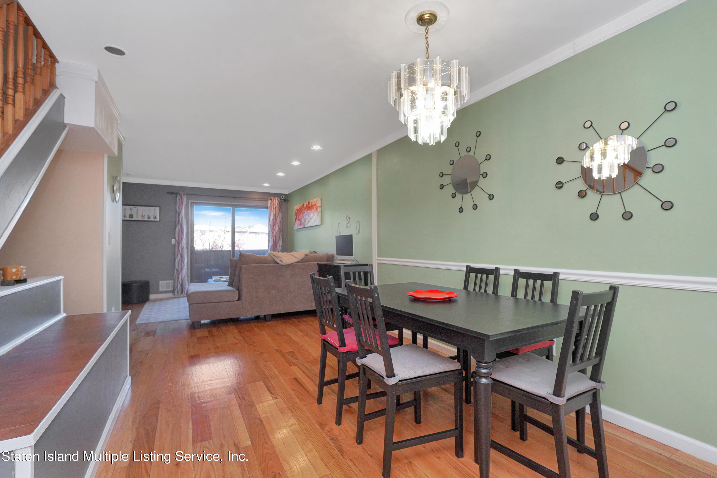 985 West Fingerboard Road Staten Island, NY 10304 - Photo 11 of 33 (11) DINNING AREA