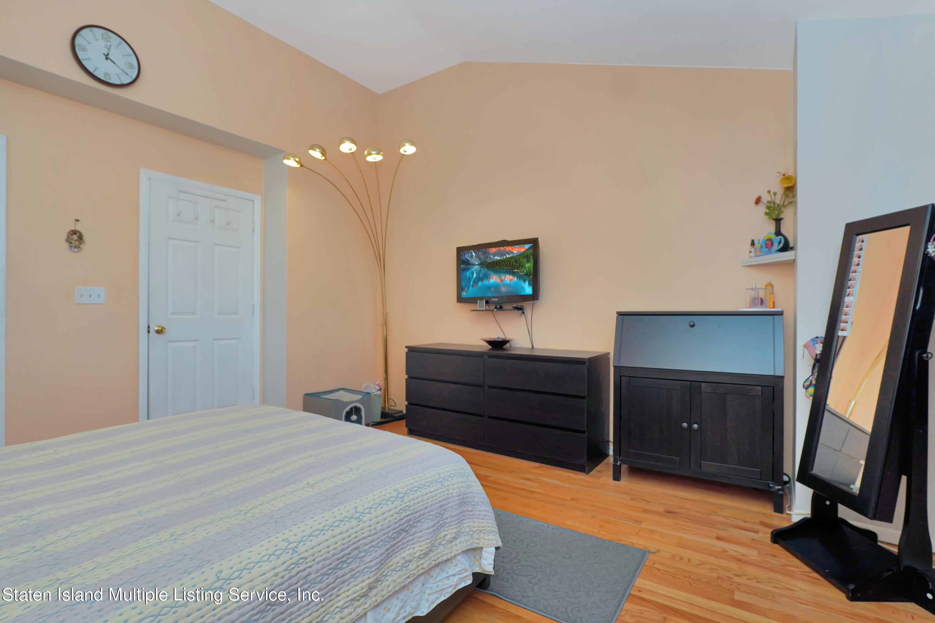 985 West Fingerboard Road Staten Island, NY 10304 - Photo 15 of 33 (14) BEDROOM