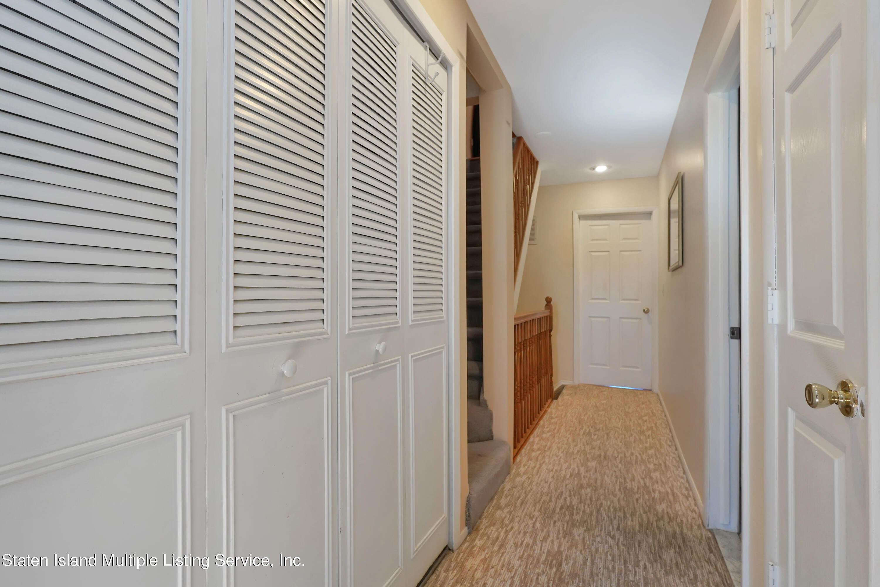 985 West Fingerboard Road Staten Island, NY 10304 - Photo 18 of 33 (18) HALL WITH W.I.C