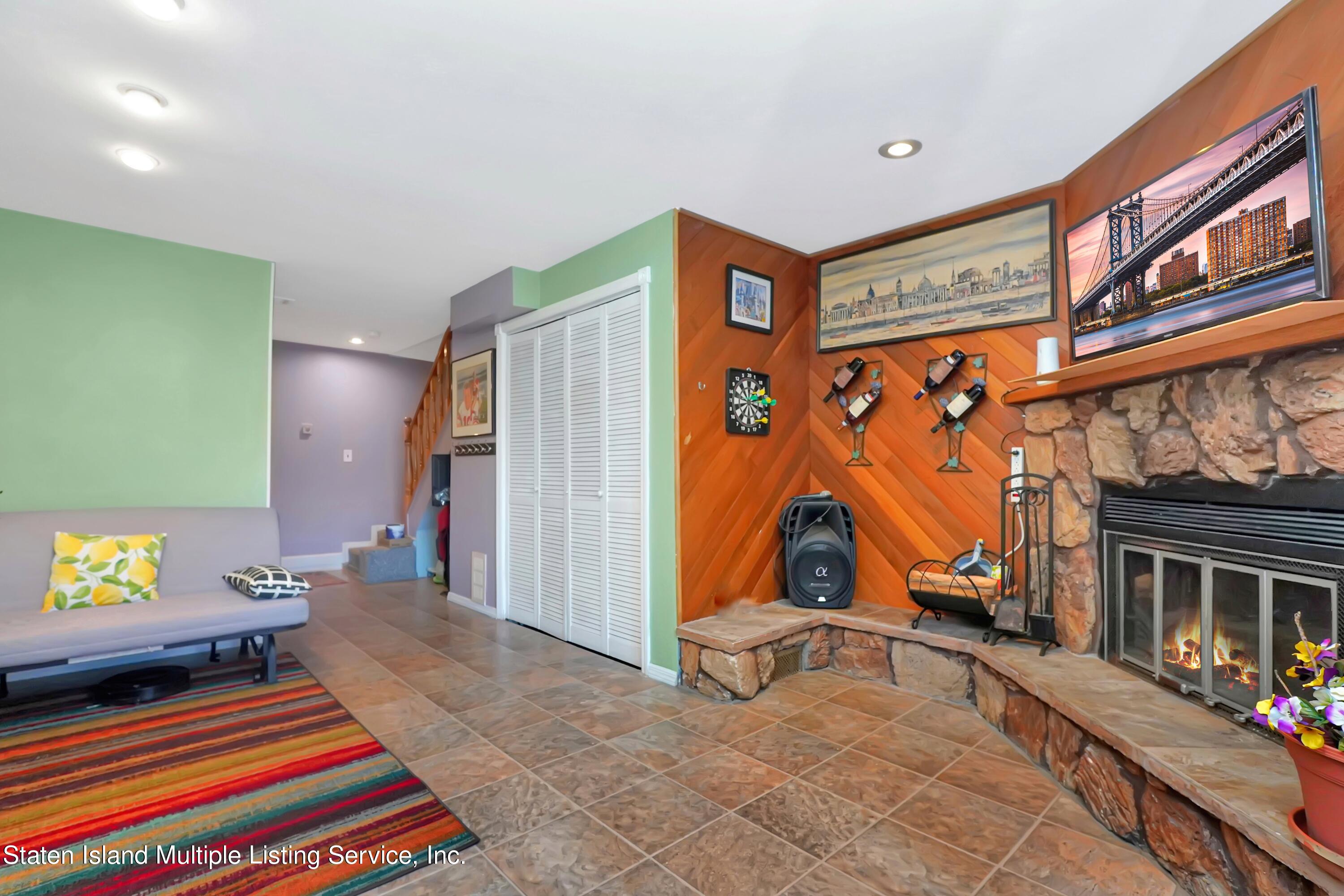 985 West Fingerboard Road Staten Island, NY 10304 - Photo 23 of 33 (23) RECRATIATION ROOM