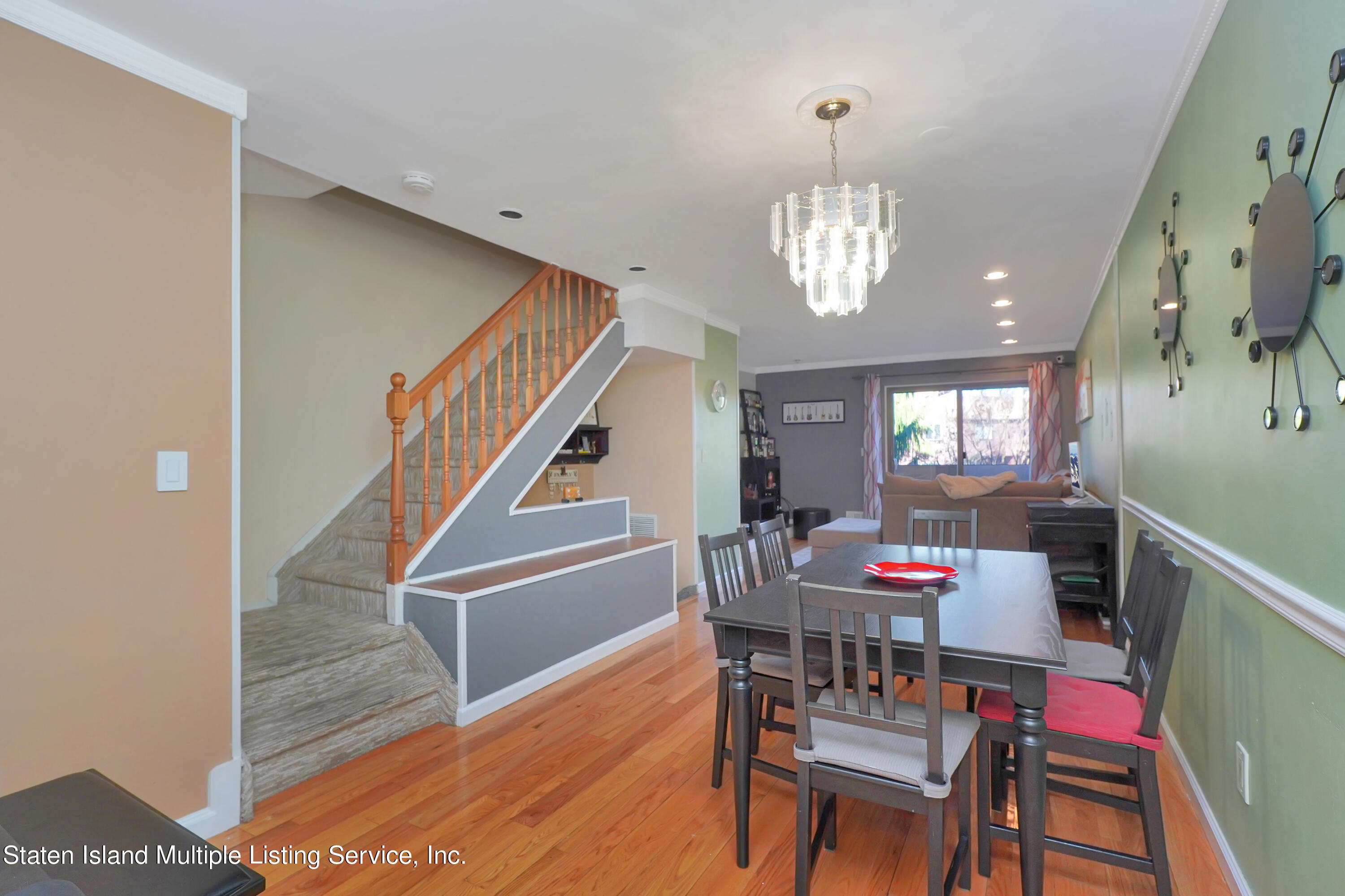 985 West Fingerboard Road Staten Island, NY 10304 - Photo 10 of 33 (10) DINNING AREA