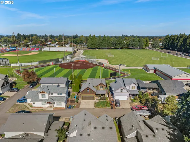 a view of a tennis court