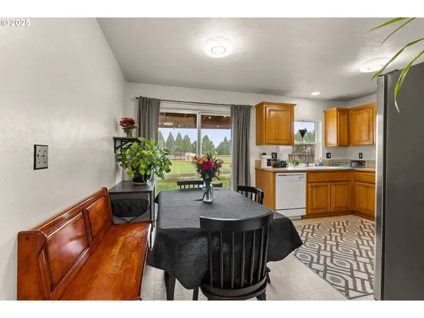 $448,000 | 1880 Manihi Drive, Eugene, OR 97404