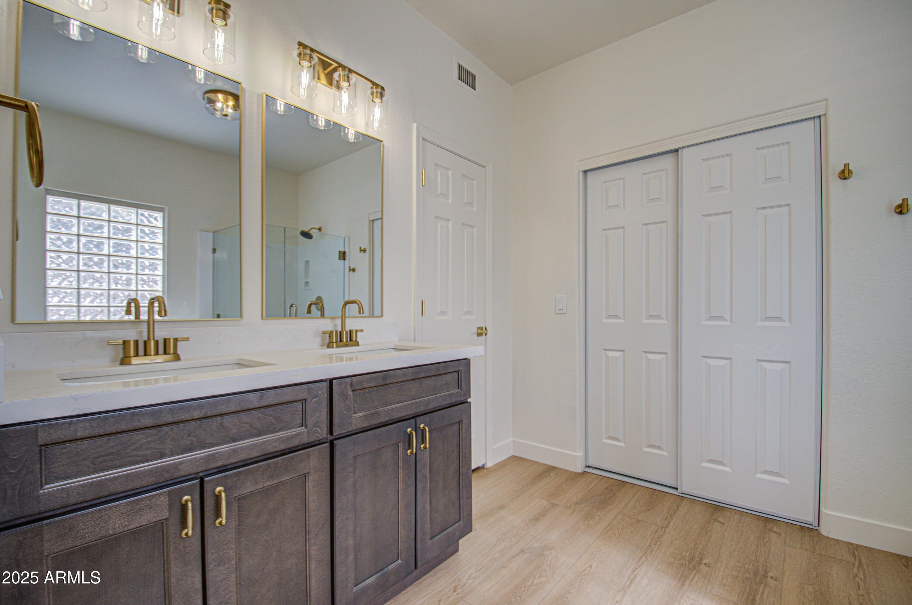 310 North Mountain View Road Apache Junction, AZ 85119 - Photo 31 of 46 Priamry Bath 2