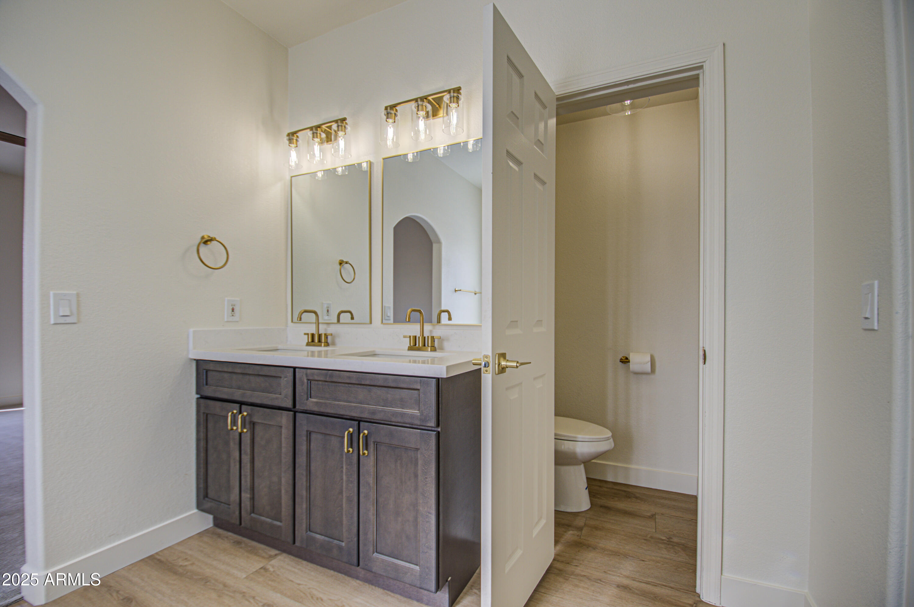 310 North Mountain View Road Apache Junction, AZ 85119 - Photo 32 of 46 Priamry Bath 3