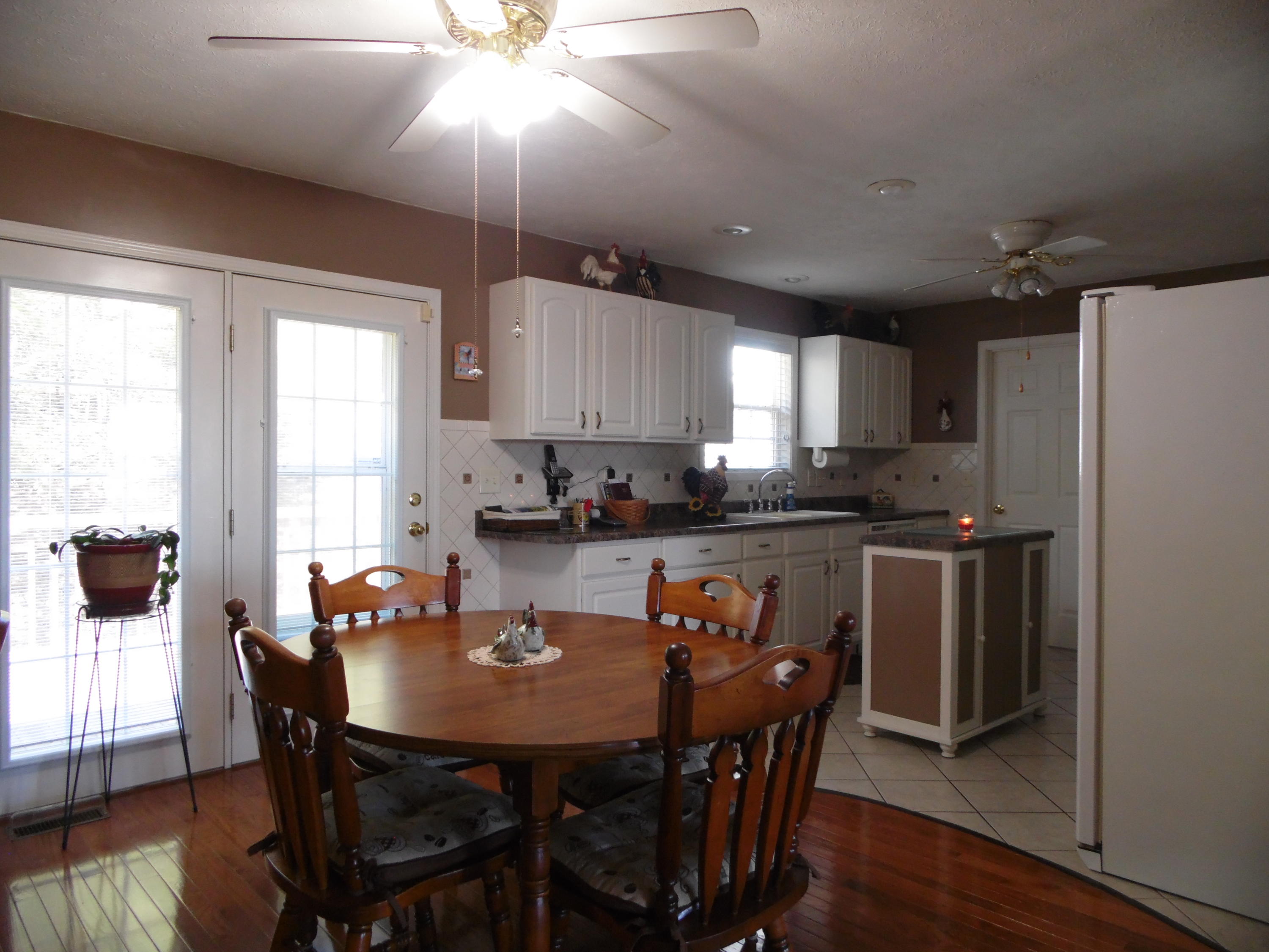 259 Mariner Point Road La Follette, TN 37766 - Photo 8 of 30 Dining/kitchen