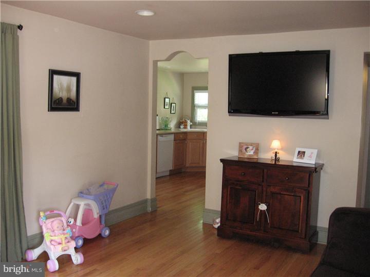 72 Clementon Road West Gibbsboro, NJ 08026 - Photo 2 of 12 Gallery Image 2