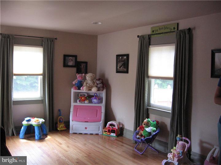 72 Clementon Road West Gibbsboro, NJ 08026 - Photo 10 of 12 Gallery Image 10