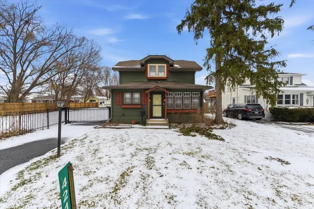 $329,900 | 42169 North 6th Avenue, Antioch, IL 60002