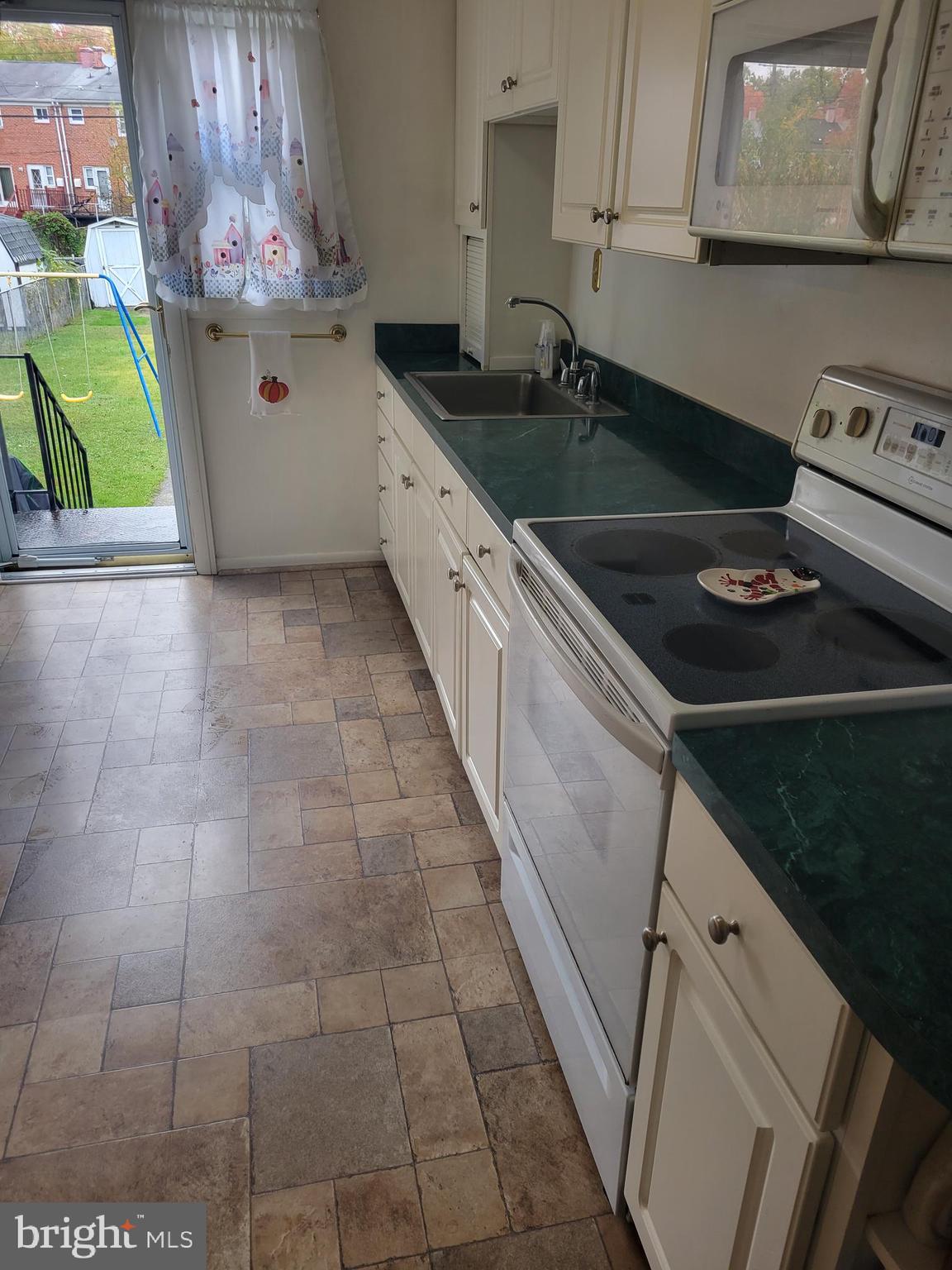 8545 Kings Ridge Road Parkville, MD 21234 - Photo 13 of 36