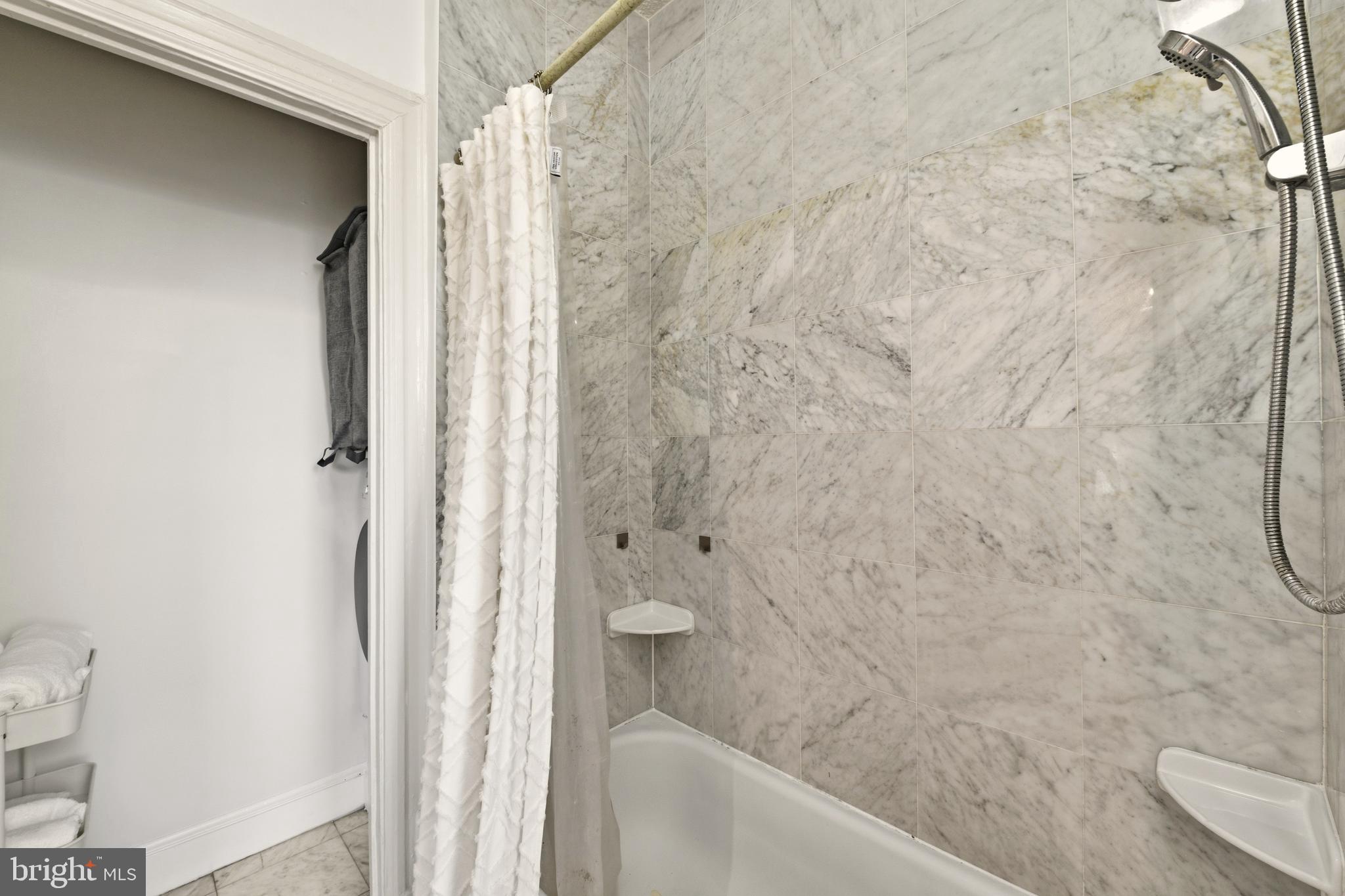 1401 Columbia Road Northwest, Unit 414 Washington, DC 20009 - Photo 33 of 39