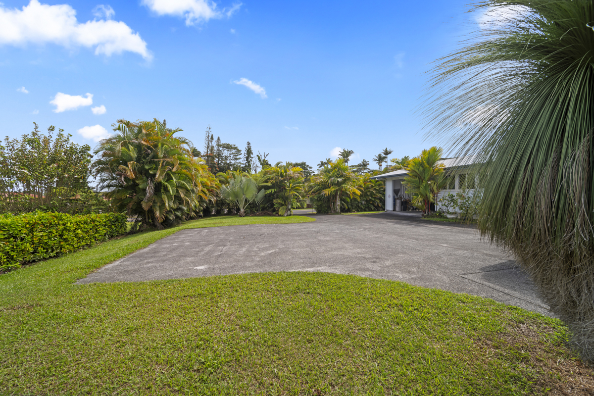 1808 Waianuenue Avenue Hilo, HI 96720 - Photo 27 of 30 a view of a yard