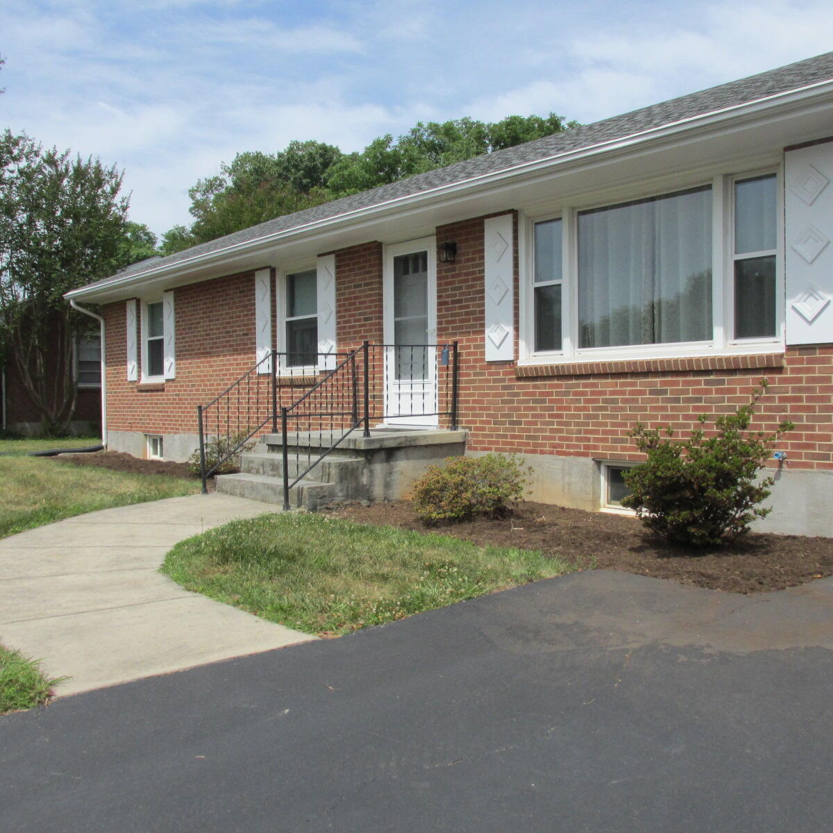 6620 Sherry Road Roanoke, VA 24019 - Photo 2 of 23 Welcome to Sherry Rd