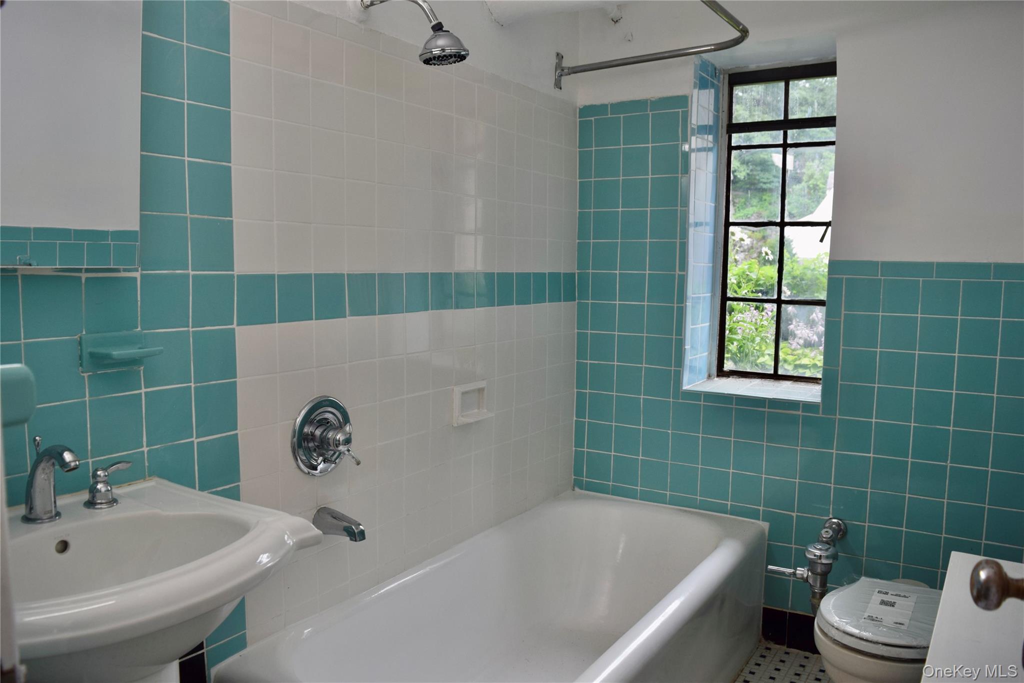 22 Sagamore Road, Unit A Bronxville, NY 10708 - Photo 9 of 13 Measures 8 X 5