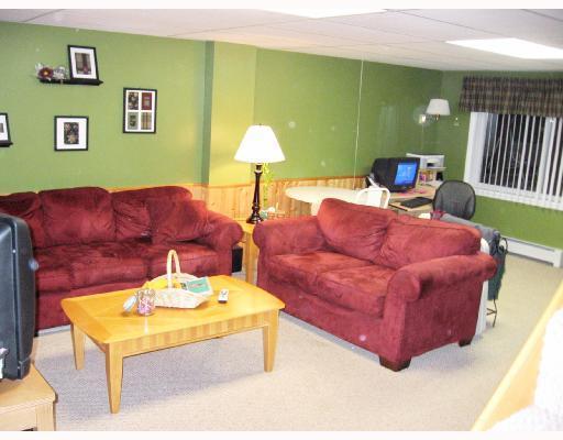 626 Sandy Hill Road Valencia, PA 16059 - Photo 5 of 8 Den/Family/Great Room.
