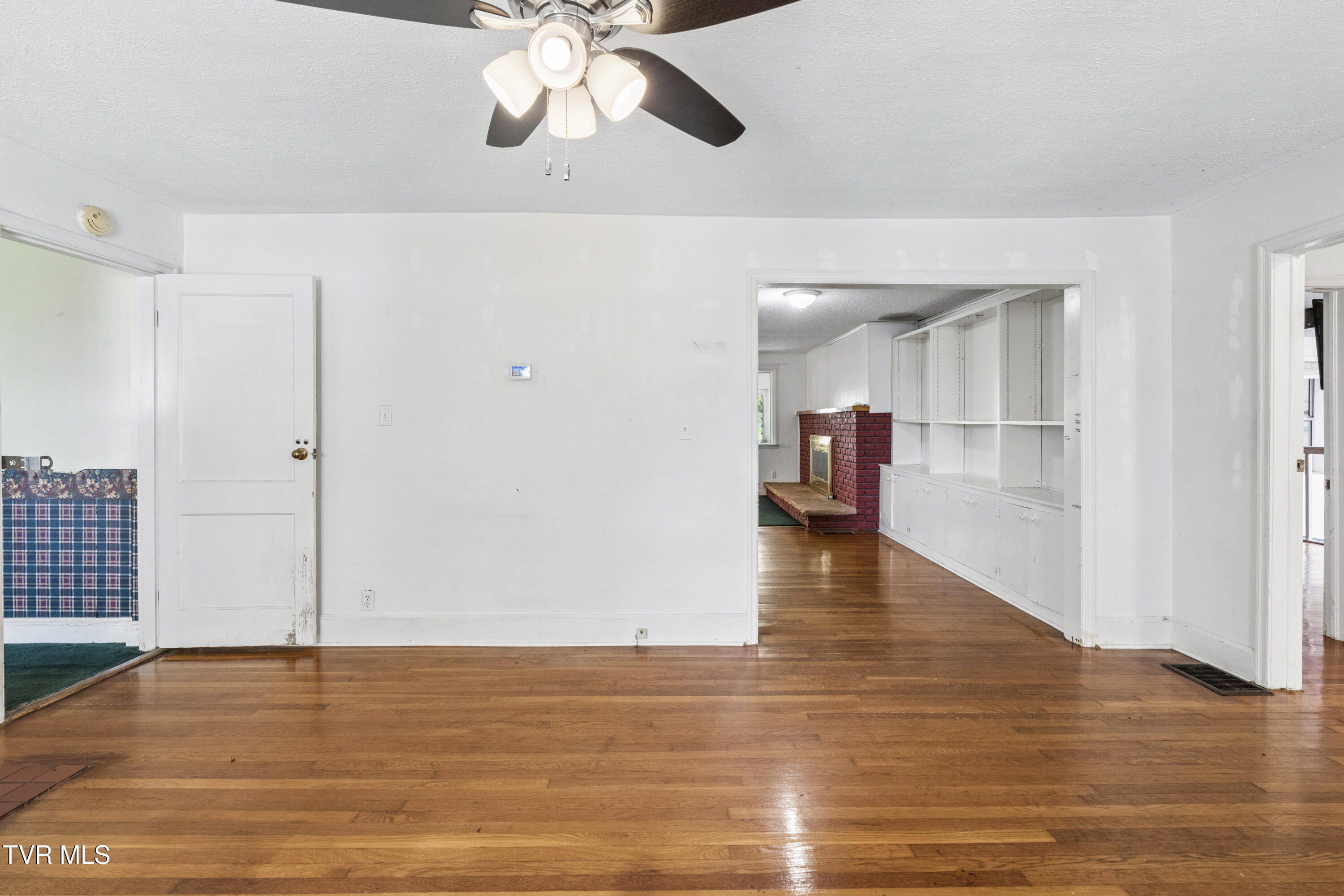 1104 Lebanon Road Kingsport, TN 37663 - Photo 5 of 108 5