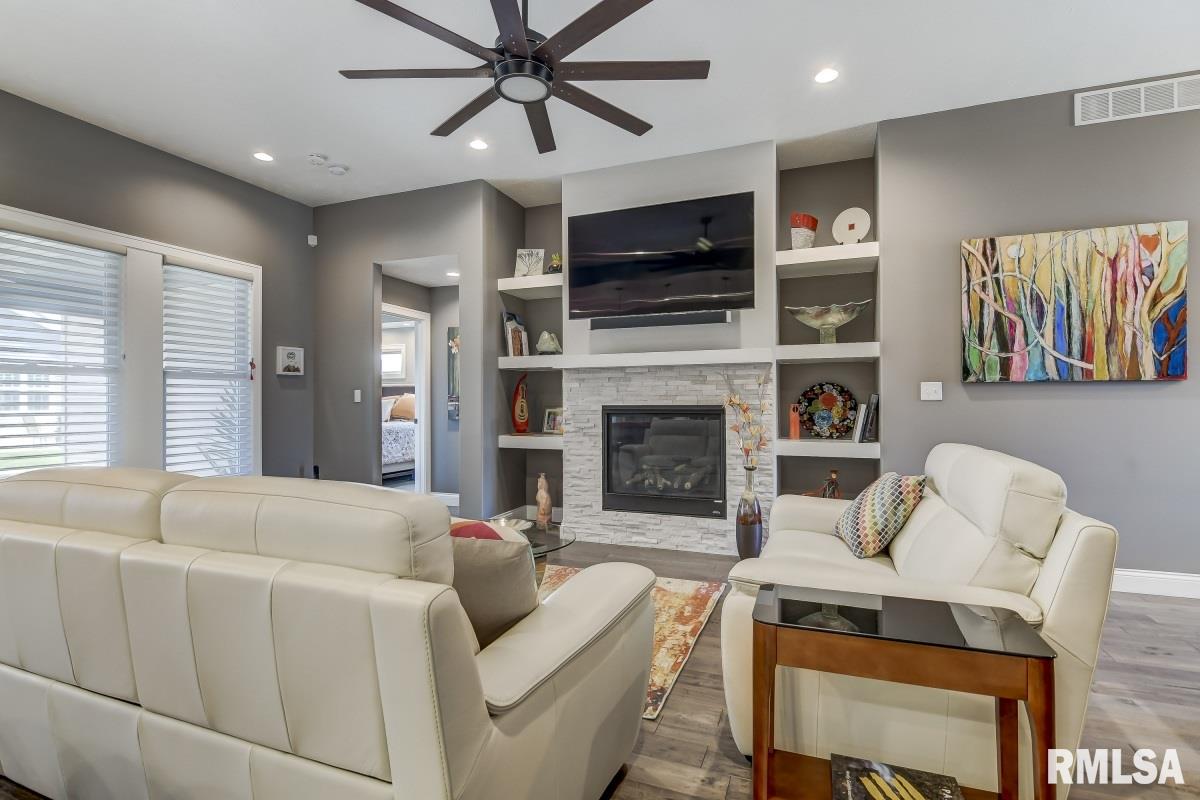4829 Chestnut Drive Springfield, IL 62711 - Photo 4 of 44 Gallery Image 4