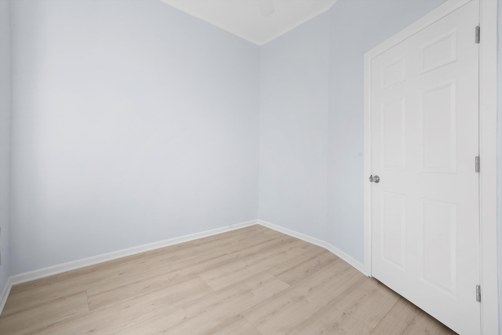 6600 South Marquette Road Chicago, IL 60637 - Photo 12 of 42 a view of an empty room