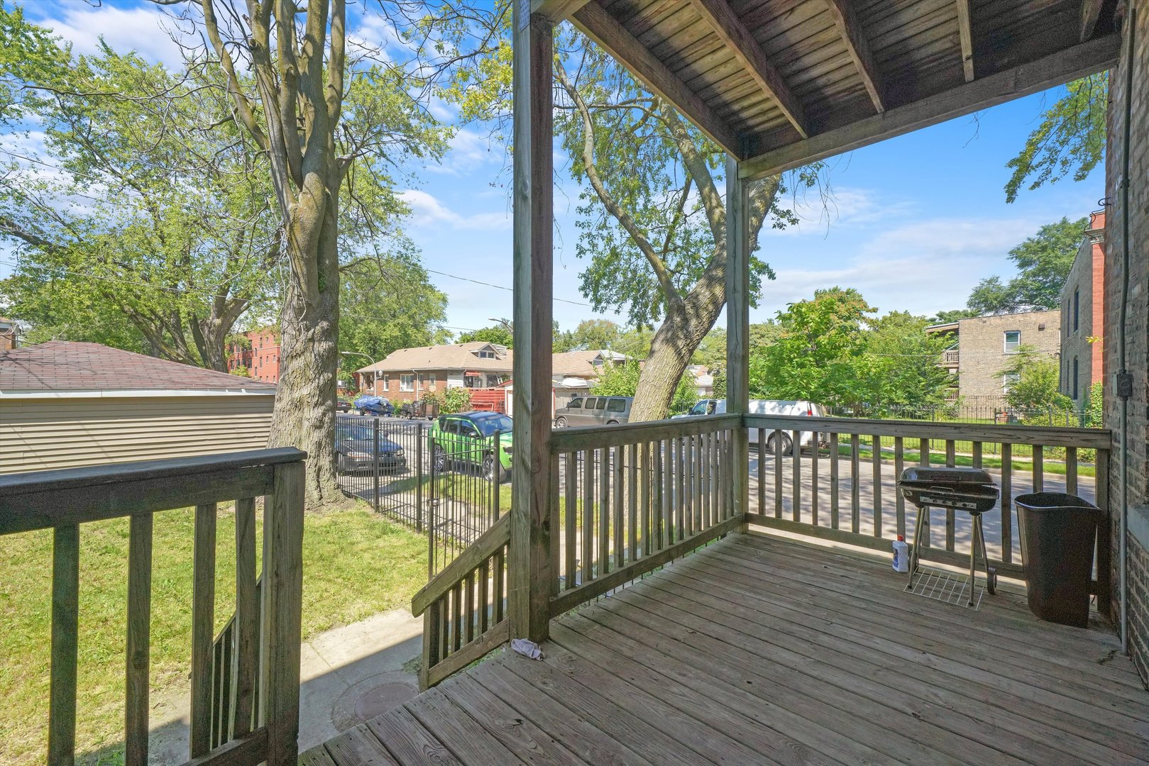 6600 South Marquette Road Chicago, IL 60637 - Photo 34 of 42 a view of a balcony with wooden floor
