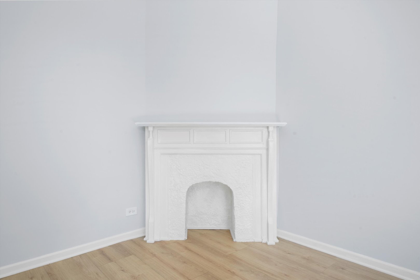 6600 South Marquette Road Chicago, IL 60637 - Photo 7 of 42 a view of an empty room