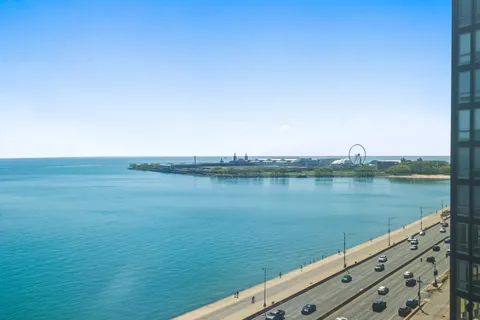 $700,000 | 900 North Lake Shore Drive, Unit 131314, Chicago, IL 60611