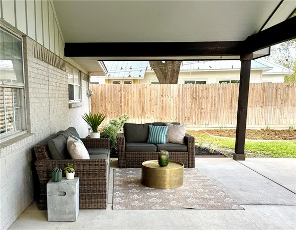 $410,000 | 3811 Carter Creek Parkway, Bryan, TX 77802