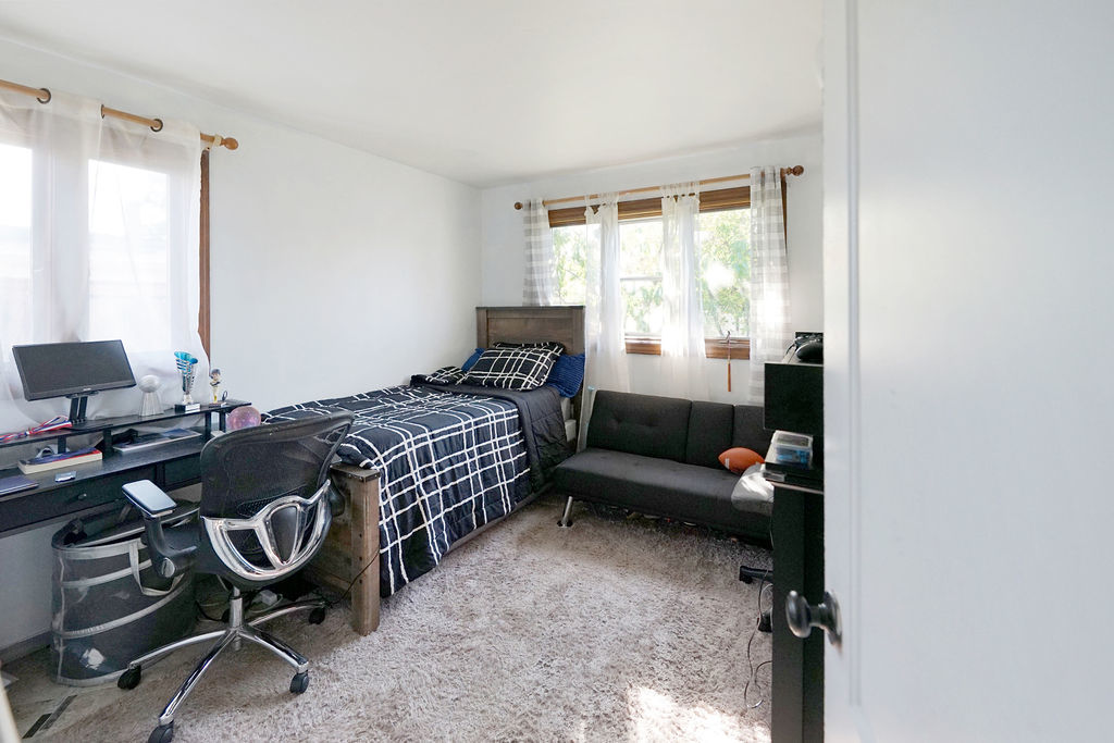 2503 Fulle Street Rolling Meadows, IL 60008 - Photo 12 of 17 a bedroom with a bed and a window