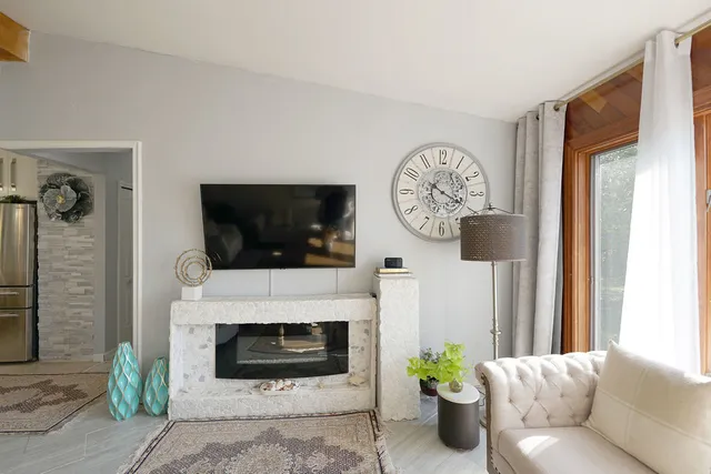 $335,000 | 2503 Fulle Street, Rolling Meadows, IL 60008