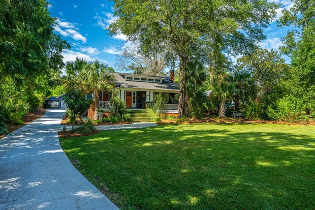 $820,000 | 117 Fishburne Street, Walterboro, SC 29488