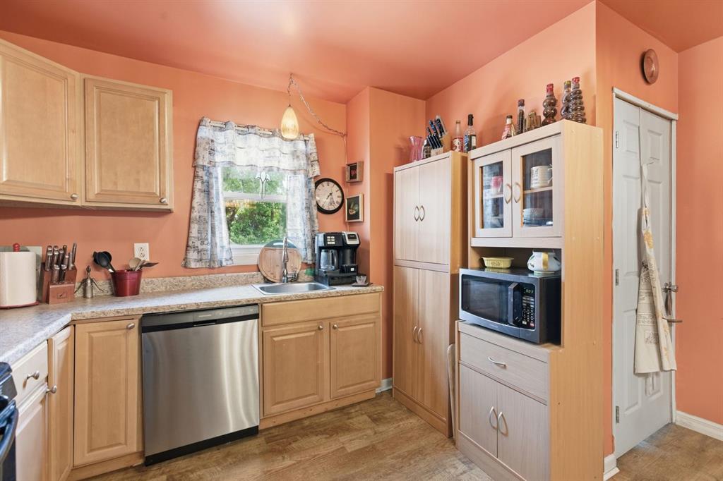 283 Center Grange Road Aliquippa, PA 15001 - Photo 18 of 29 Kitchen