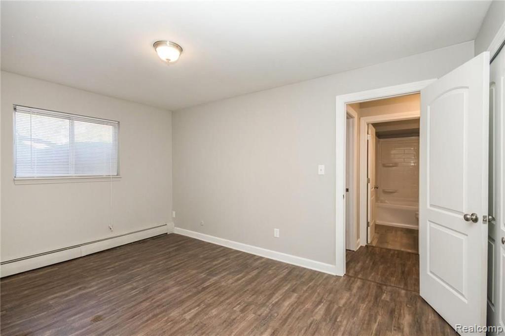 2165 Decker Road, Unit 29 Walled Lake, MI 48390 - Photo 12 of 16