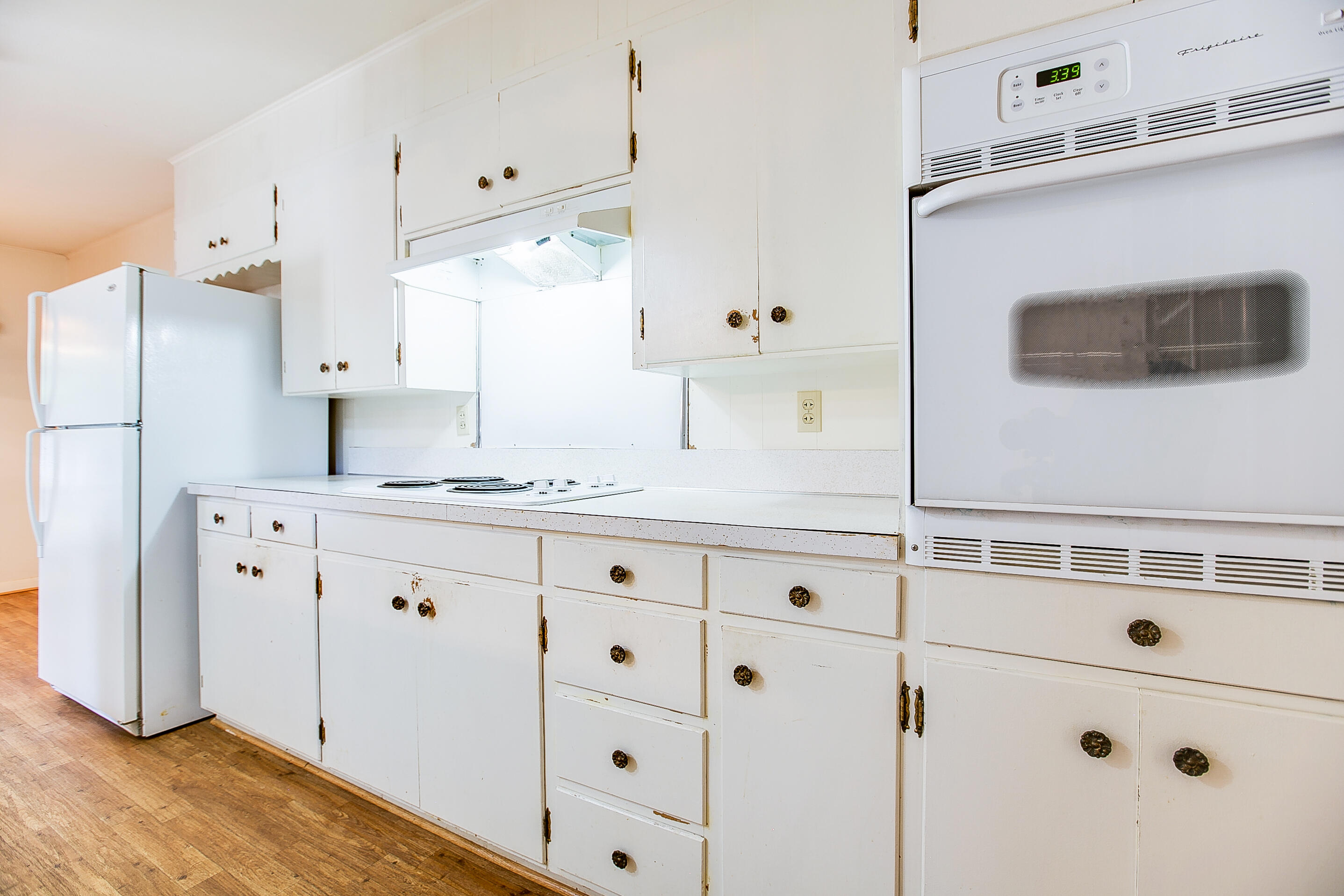 702 South State Street Bronte, TX 76933 - Photo 20 of 41 Kitchen