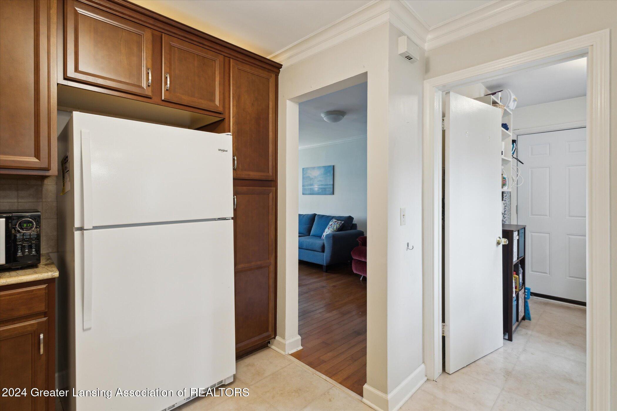 2510 Westbury Road Lansing, MI 48906 - Photo 25 of 39 1000013047