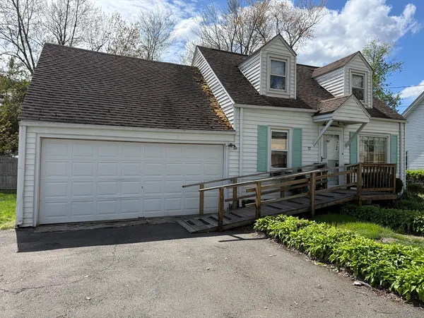 $249,900 | 17 Royal Street, Agawam, MA 01001