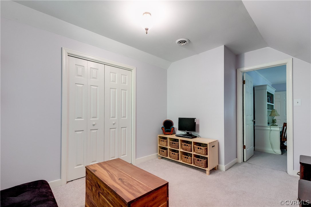13507 Queensgate Road Midlothian, VA 23114 - Photo 33 of 45 a living room with closet