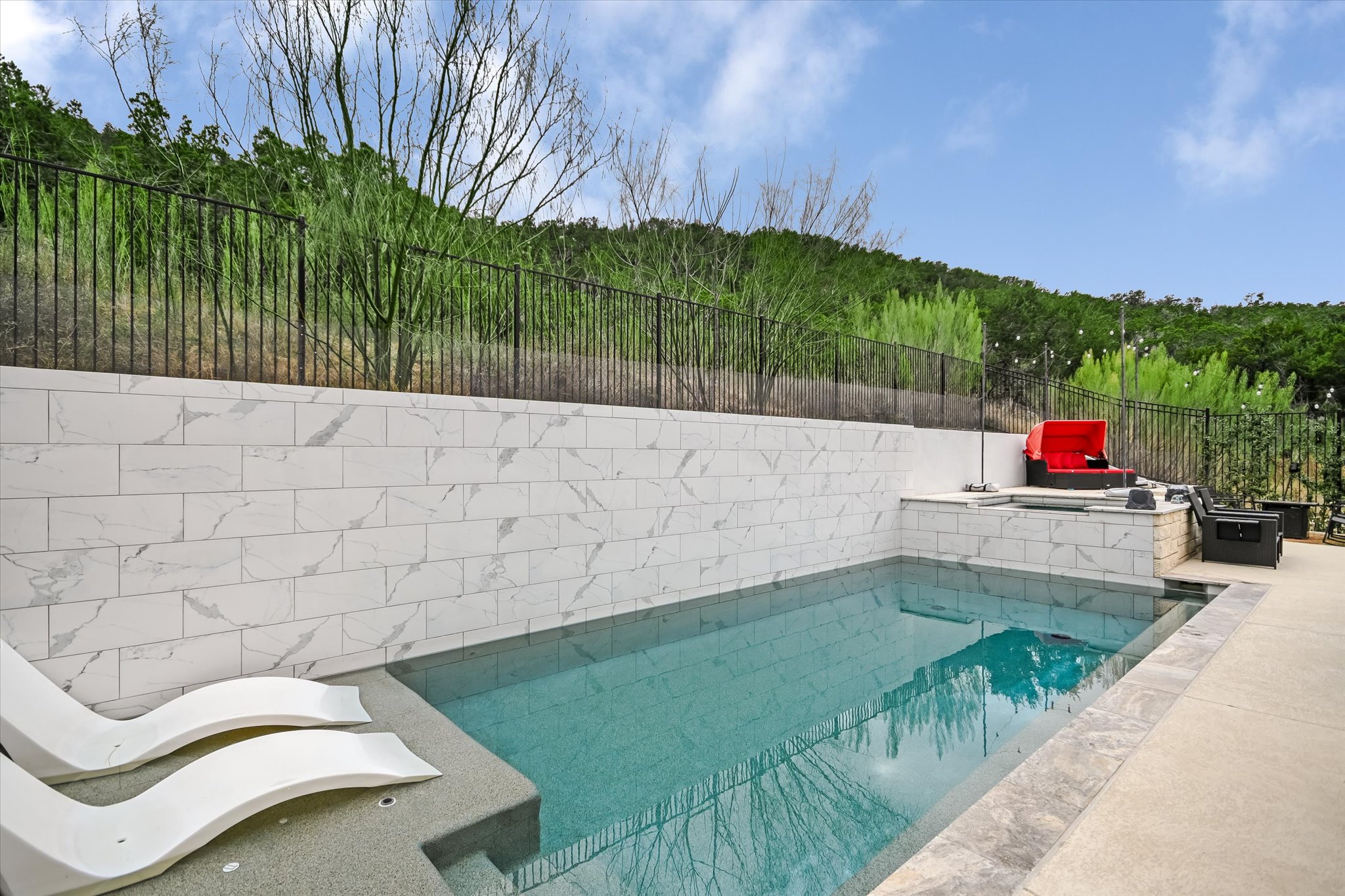 501 Anfield Circle Austin, TX 78738 - Photo 2 of 36