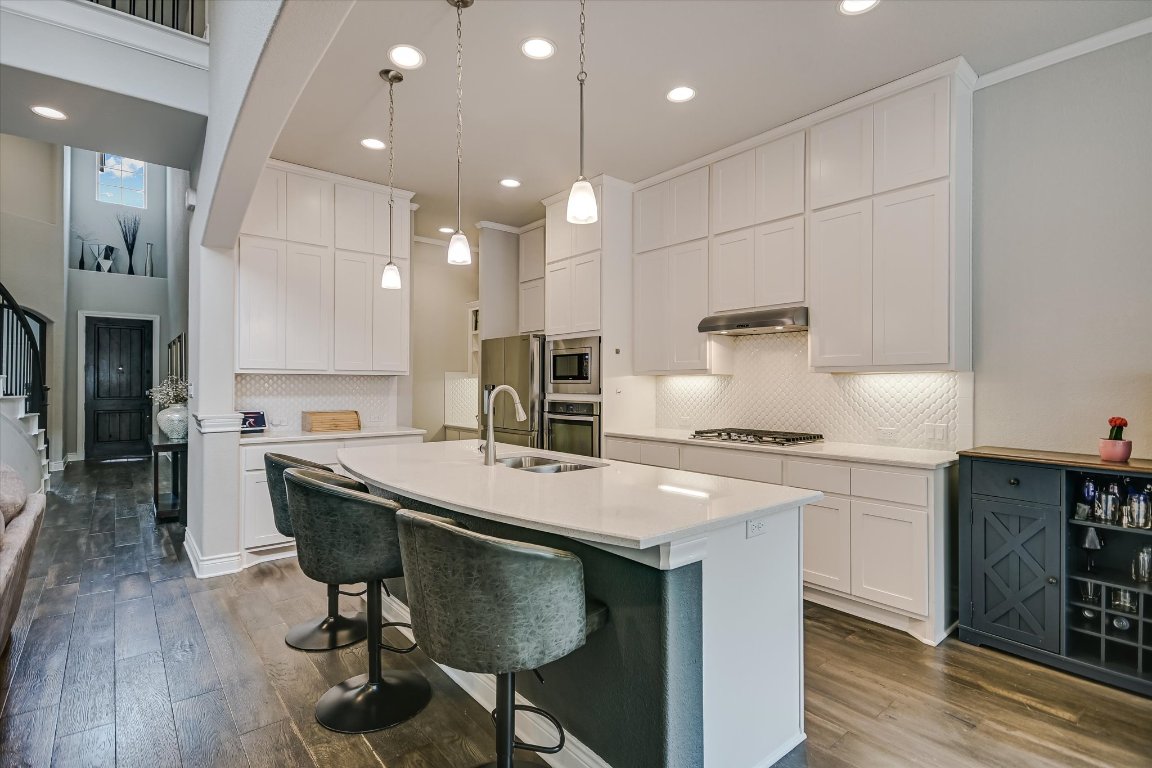 501 Anfield Circle Austin, TX 78738 - Photo 5 of 36