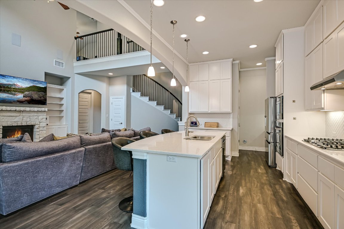 501 Anfield Circle Austin, TX 78738 - Photo 8 of 36