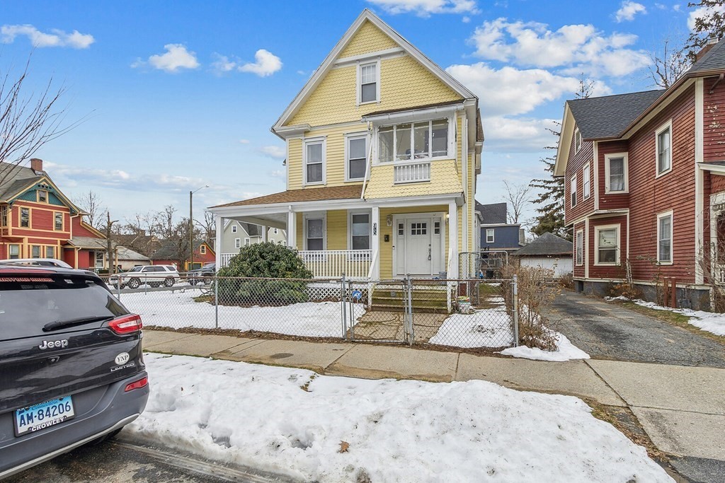 98 Princeton Street Springfield, MA 01109 - Photo 1 of 15 Gallery Image 1