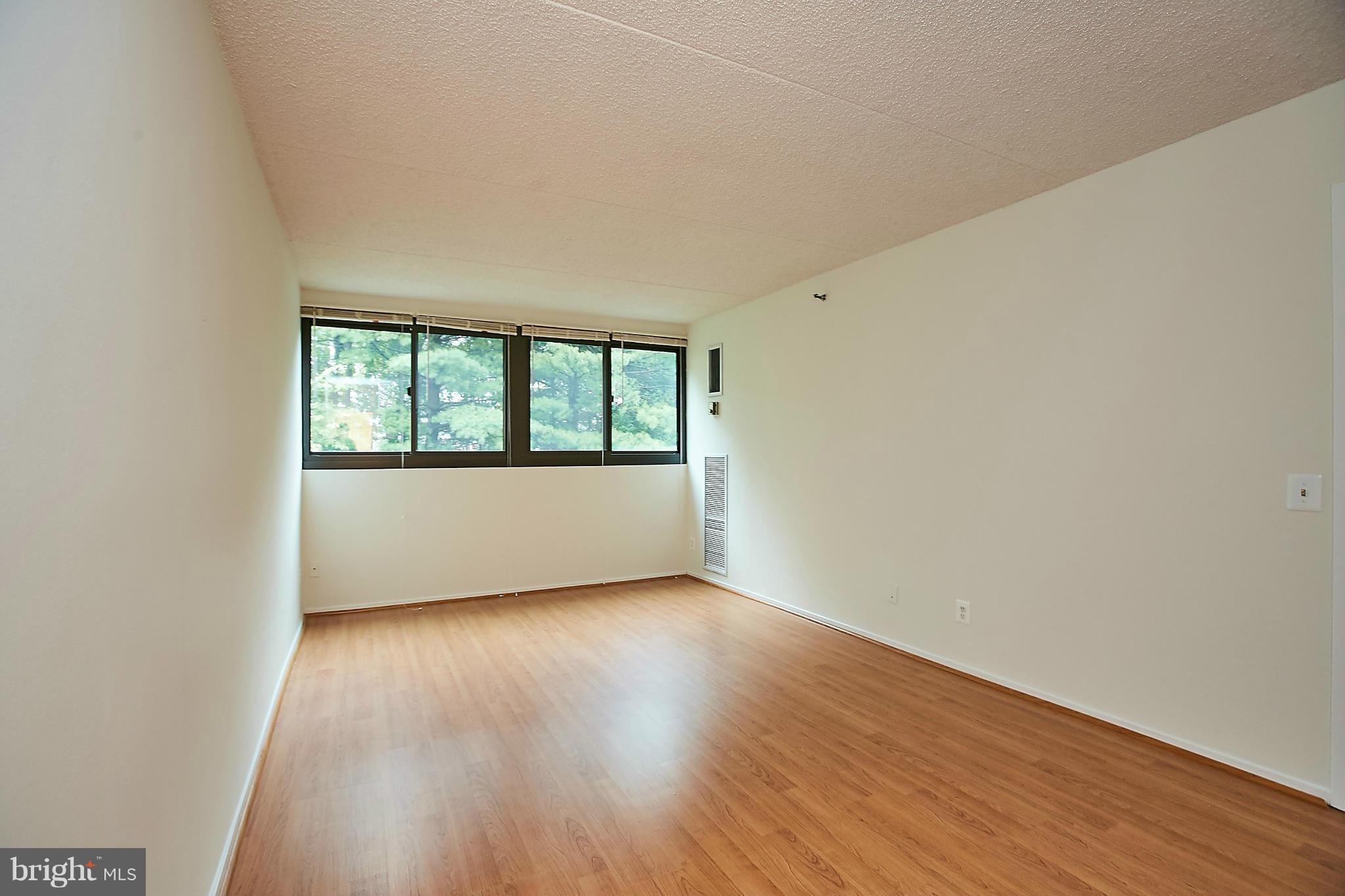 5911 Edsall Road, Unit 401 Alexandria, VA 22304 - Photo 14 of 30 Bedroom