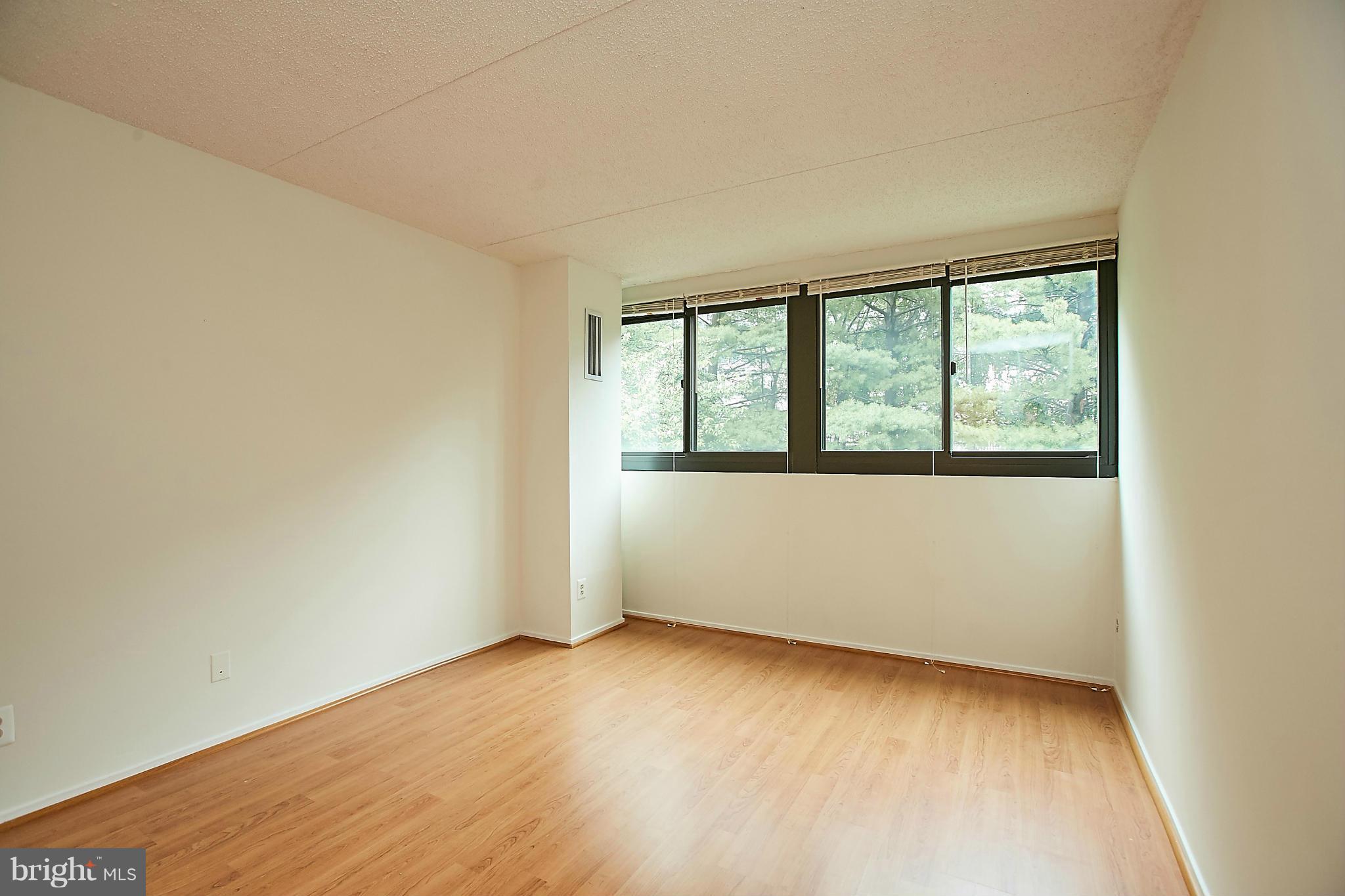 5911 Edsall Road, Unit 401 Alexandria, VA 22304 - Photo 19 of 30 Bedroom