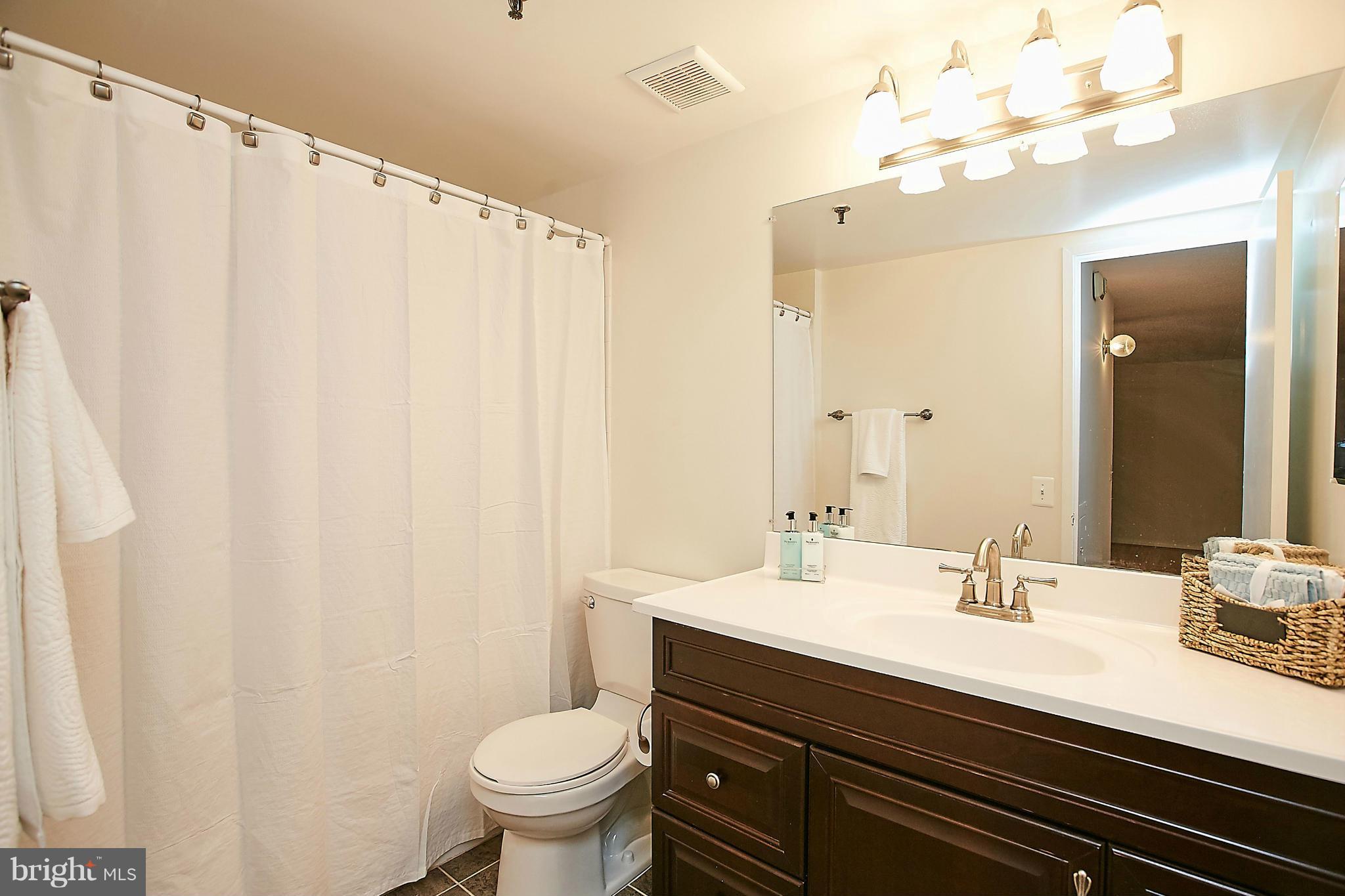 5911 Edsall Road, Unit 401 Alexandria, VA 22304 - Photo 21 of 30 Bath