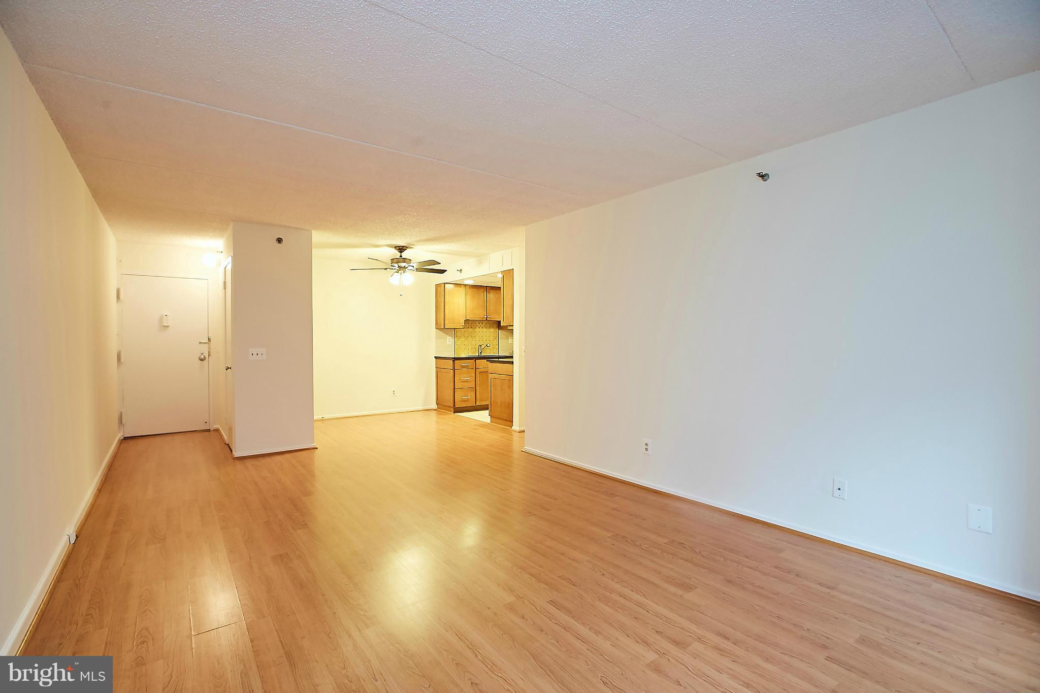 5911 Edsall Road, Unit 401 Alexandria, VA 22304 - Photo 3 of 30 Living Room