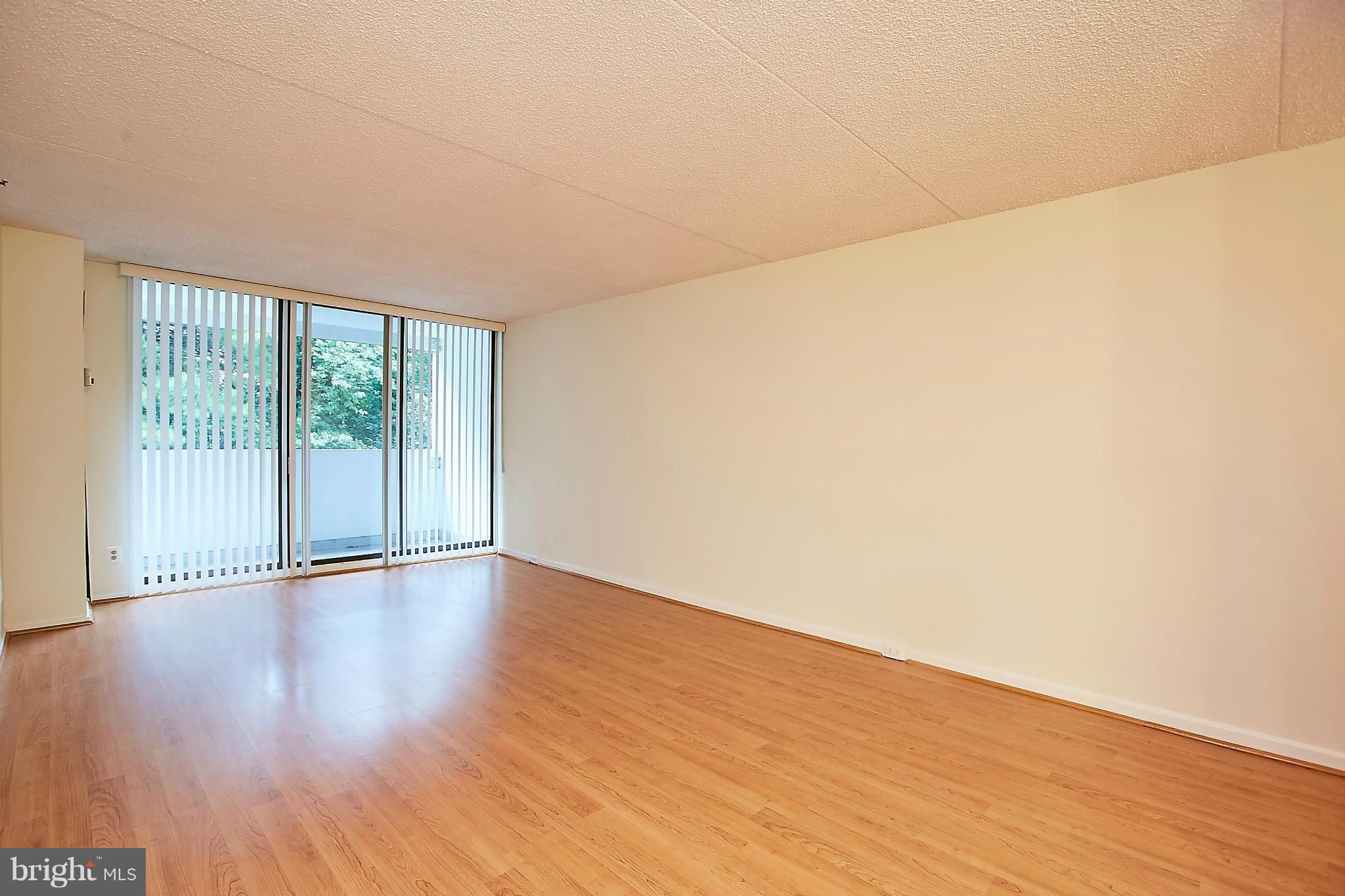 5911 Edsall Road, Unit 401 Alexandria, VA 22304 - Photo 4 of 30 Living Room