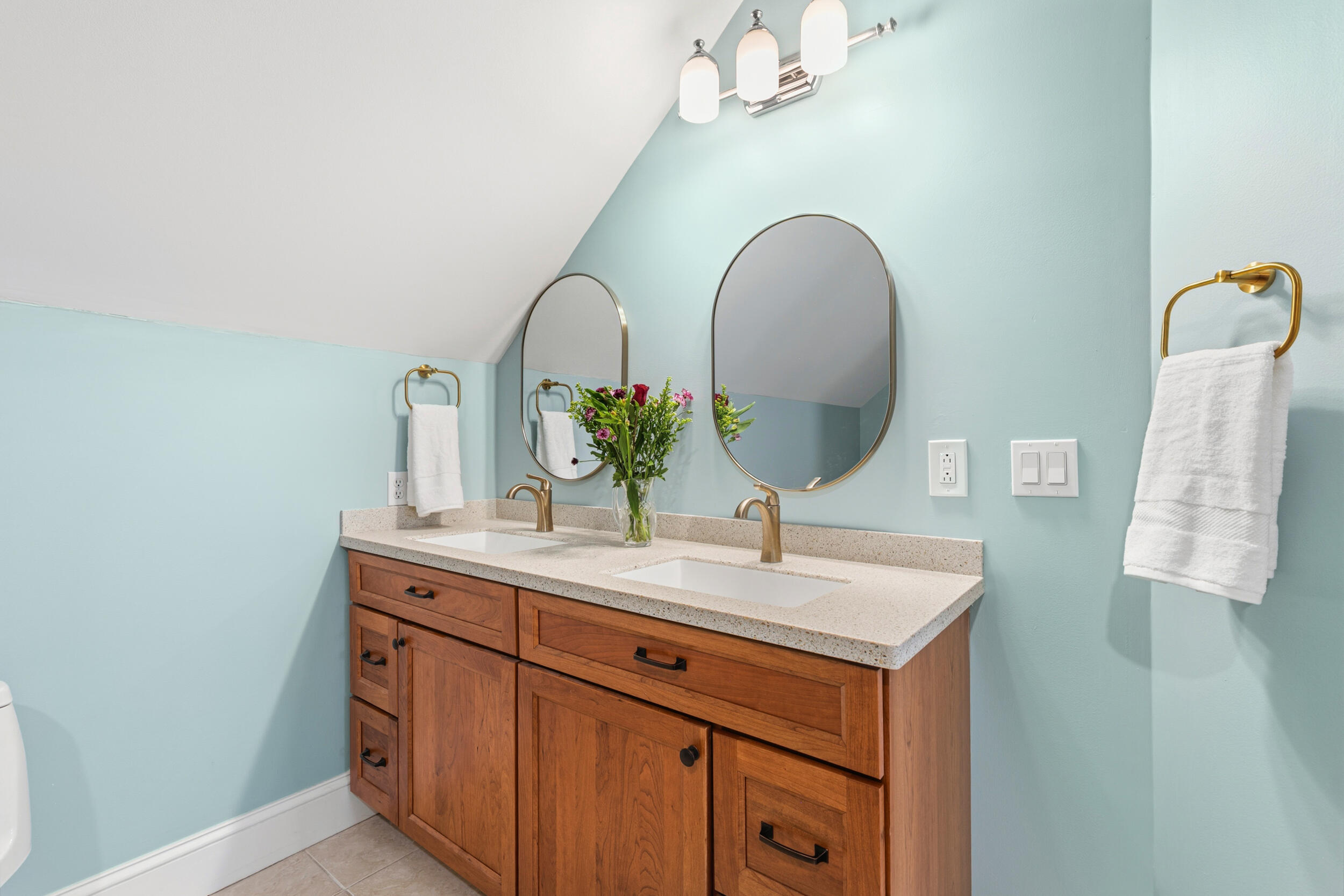 58 Ridge Road, Unit 7 Portland, ME 04103 - Photo 19 of 47 58 Ridge Rd Portland ME 04103 USA_024