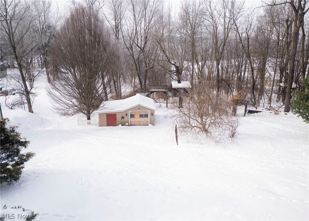 861 Cherry Road Northwest Massillon, OH 44647 - Photo 7 of 25 View of yard area with outbuilding