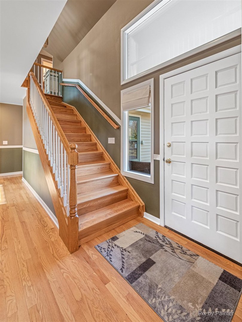 215 Leith Way Cary, IL 60013 - Photo 3 of 37